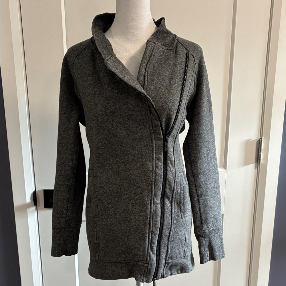Lululemon grey zip-up jacket - small